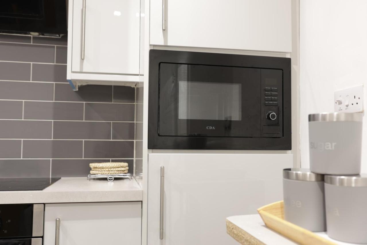 5 Bed Town House Within City Centre And Sleeps Up To 11 With Sky And Netflix Birmingham Exterior photo
