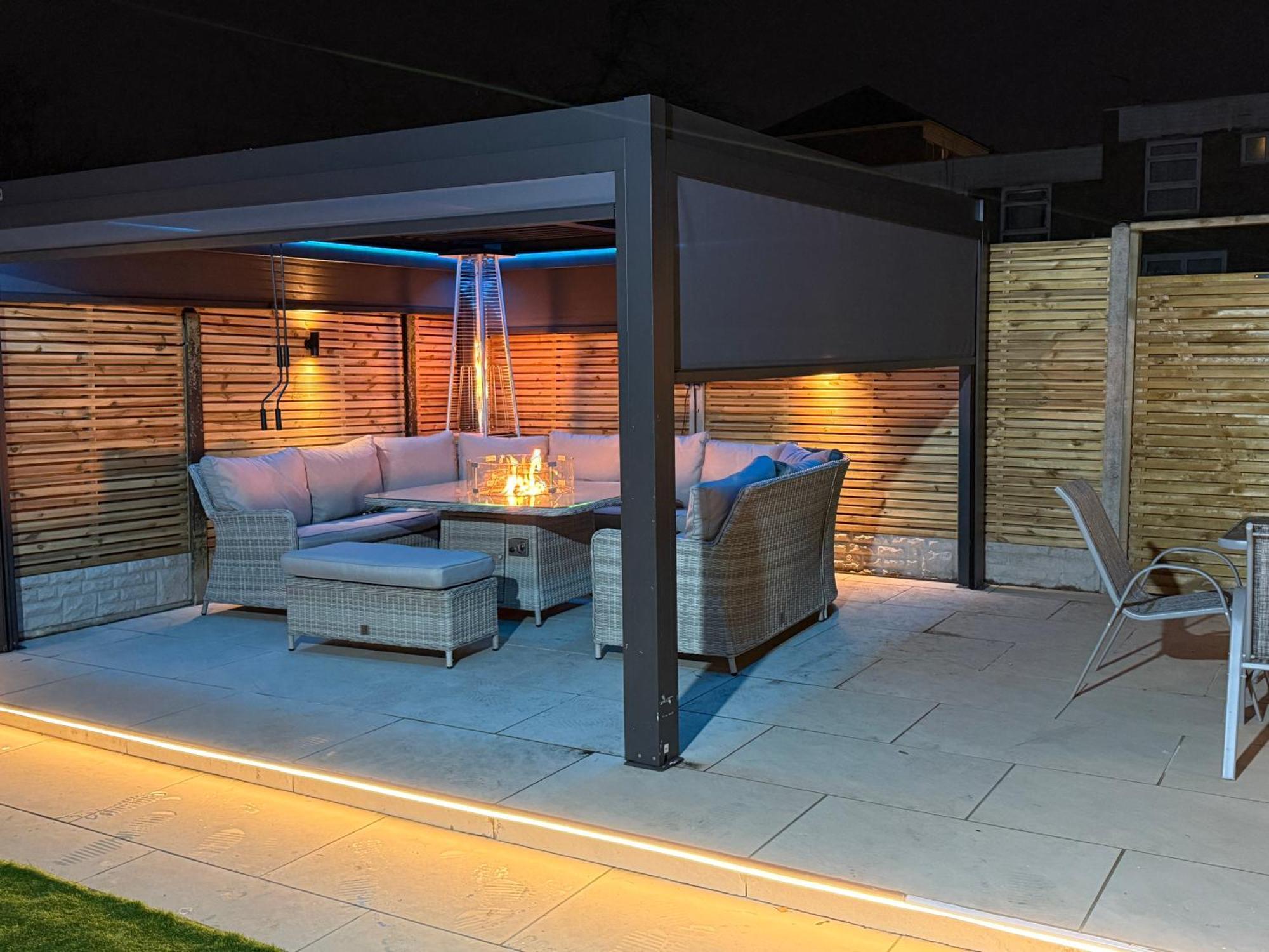 5 Bed Town House Within City Centre And Sleeps Up To 11 With Sky And Netflix Birmingham Exterior photo