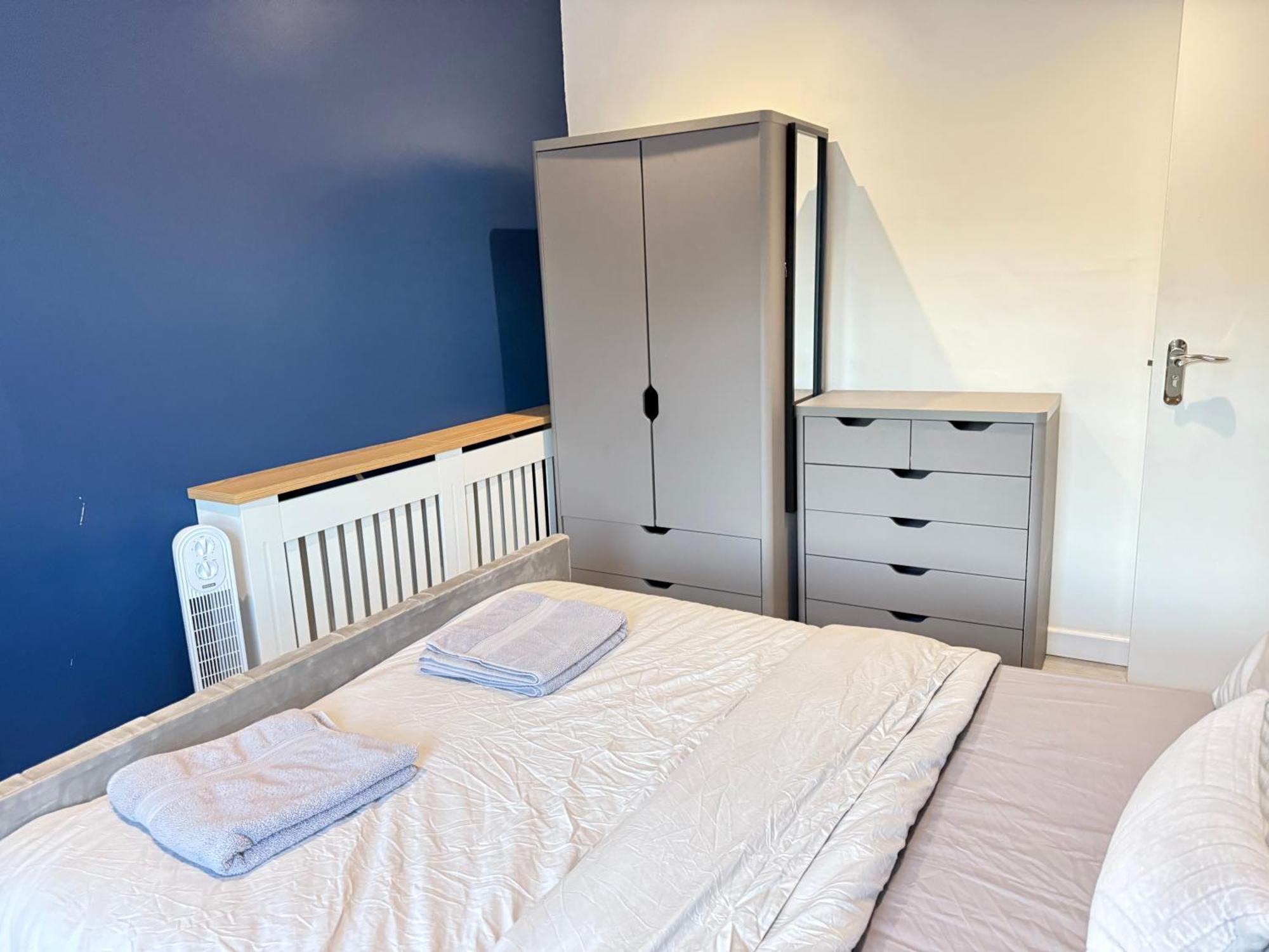 5 Bed Town House Within City Centre And Sleeps Up To 11 With Sky And Netflix Birmingham Exterior photo